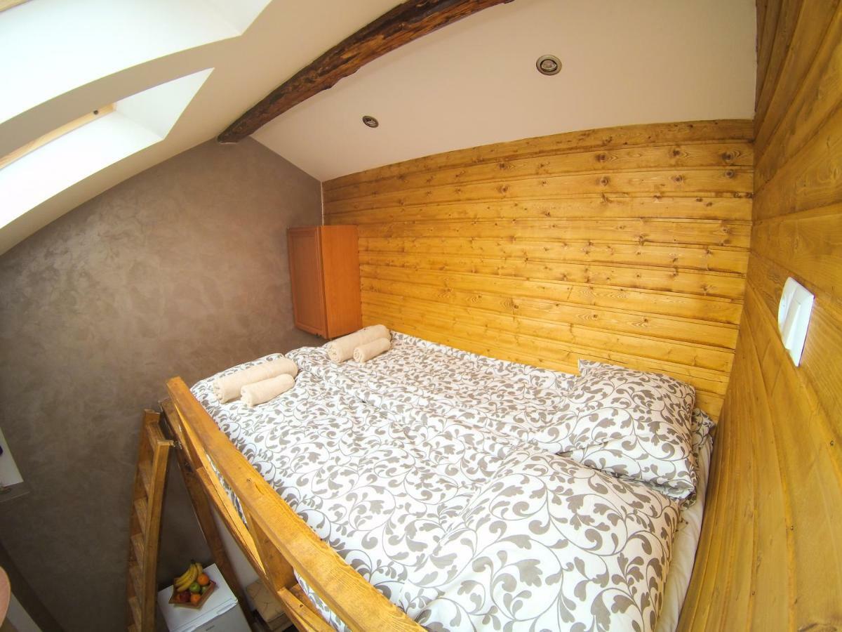 Vitosha Blvd - Attic Studio София Экстерьер фото